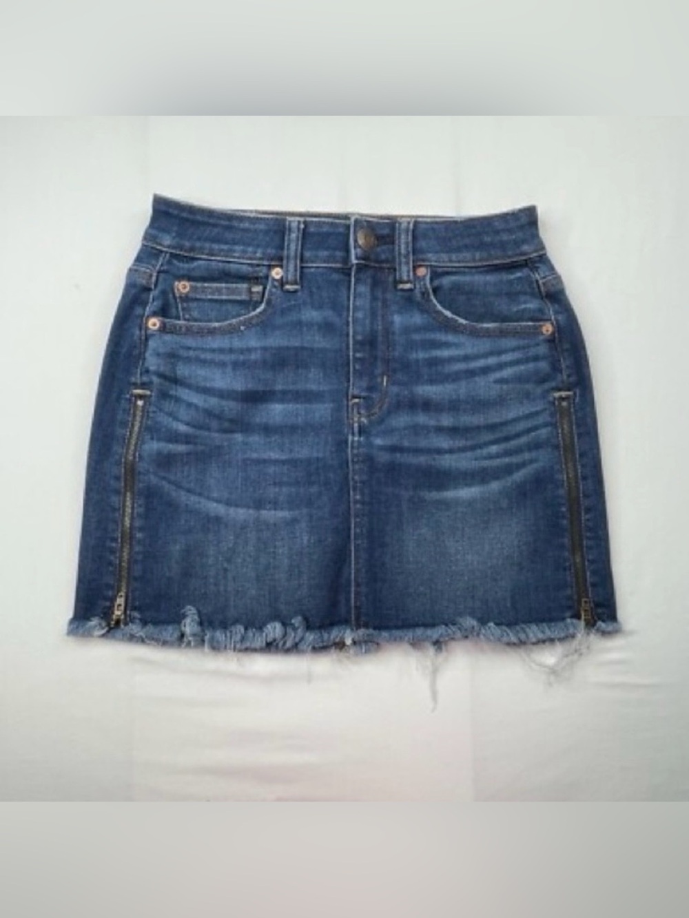 American Eagle Hi-Rise Mini Denim Skirt Size 4 Stretch Side Zip Raw Hem